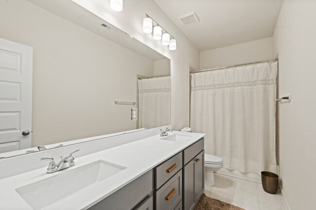 Building Photo - 142 Amaranth Wy