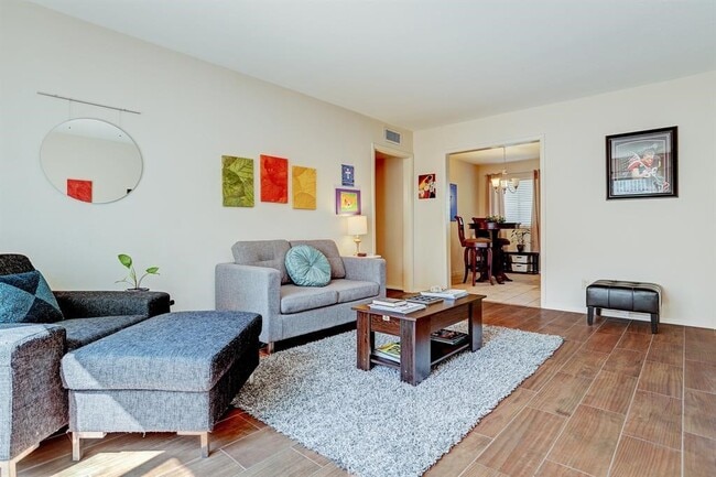 Building Photo - 4040 San Felipe St