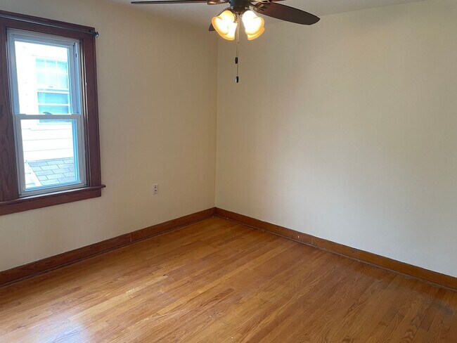 Building Photo - 2100-2102 S 85th St.