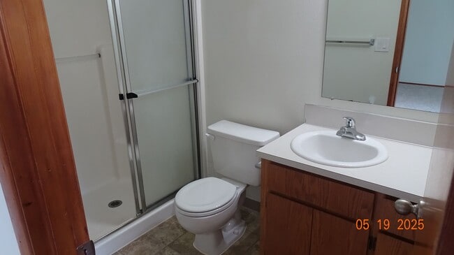 Building Photo - ~Beautiful Two-story Home Located in the N...