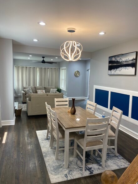 Building Photo - 8027 S Kimbark Ave