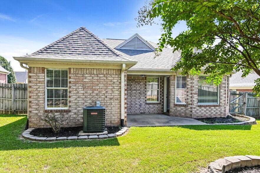 Building Photo - 3123 Conger Ct W