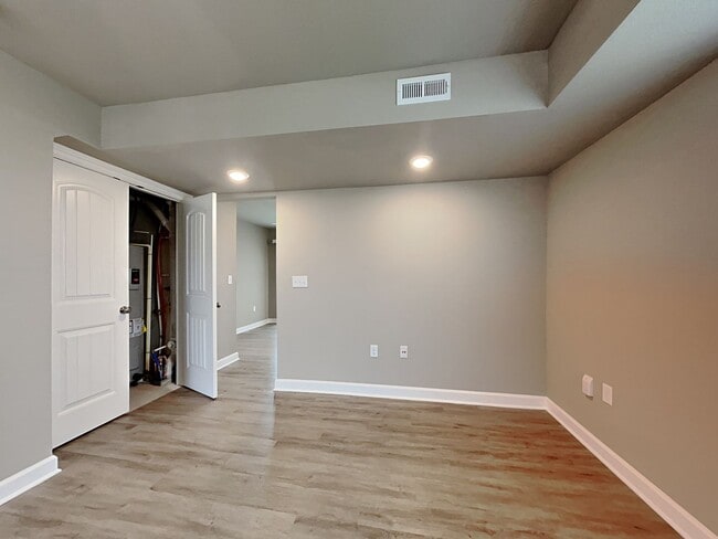 Building Photo - 3 BR/2.5BA | Newly Renovated Single Family Home | 1-Car Garage Parking | Community Pool!