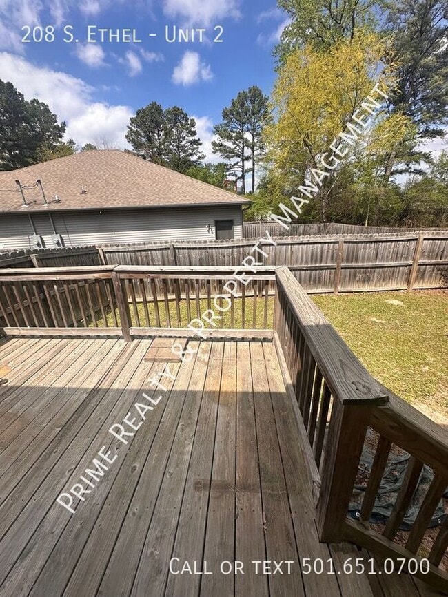 Building Photo - 208 S. Ethel-Unit 2