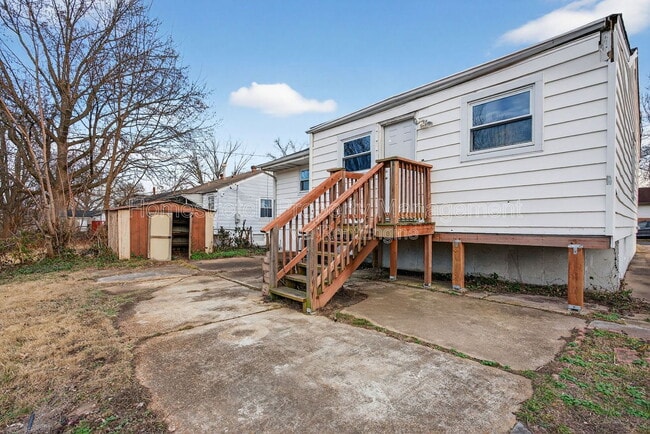 Building Photo - 437 Lancashire Rd