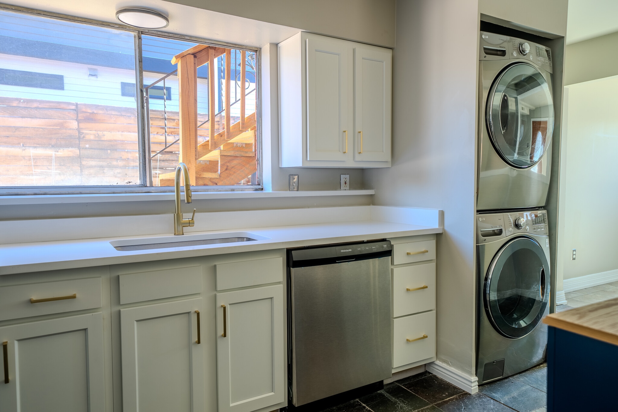 Building Photo - 2323 W 41st Ave