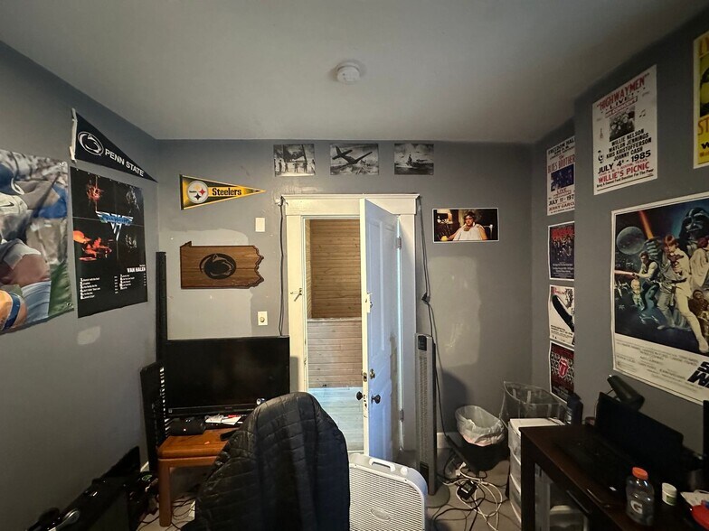 Building Photo - 2317 Flora St