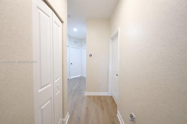 Building Photo - 323 NE 208th Terrace