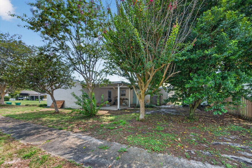 Building Photo - 111 N Lorraine Dr