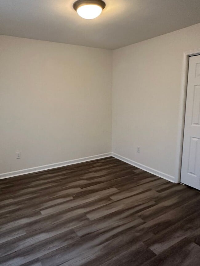 Building Photo - 3BR/2BA single level home