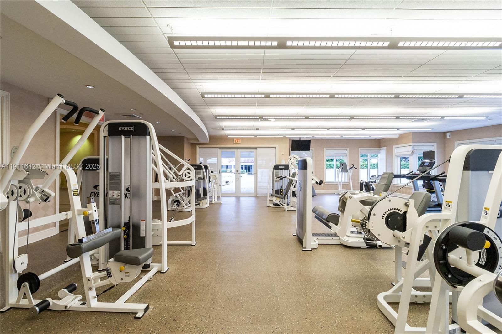 Building Photo - 19900 E Country Club Dr