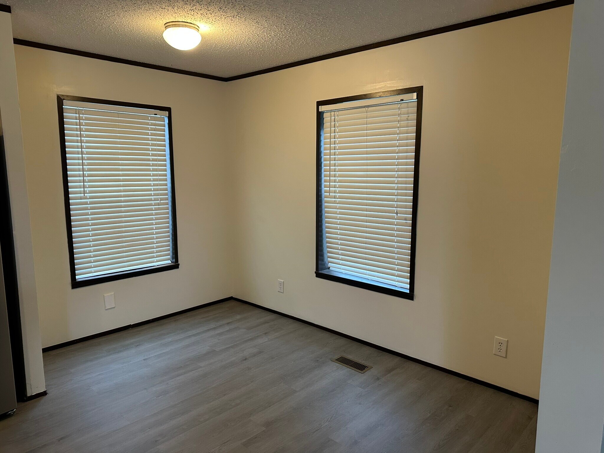 Building Photo - 2123 Bradford St