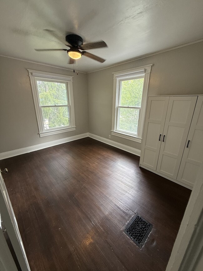 Building Photo - 1819 Northwestern Ave