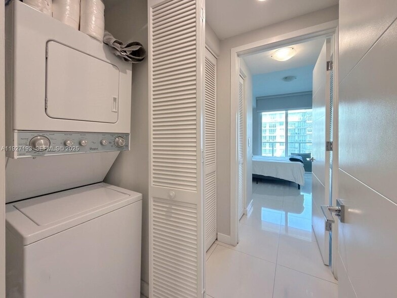 Building Photo - 7751 NW 107th Ave