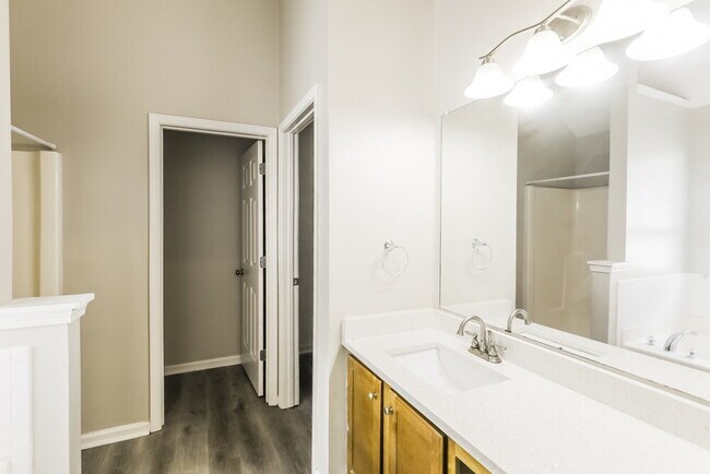 Building Photo - 729 Wood Bend Ct