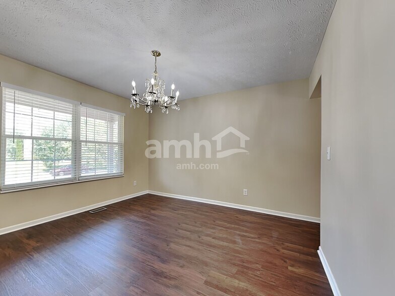 Building Photo - 3455 Lakebrook Ct