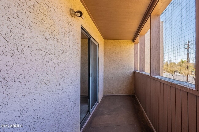 Building Photo - 1319 S Hardy Dr