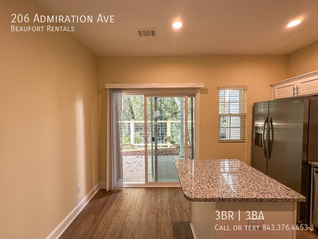 Building Photo - 206 Admiration Ave