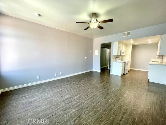 Building Photo - 100 N Glendora Ave