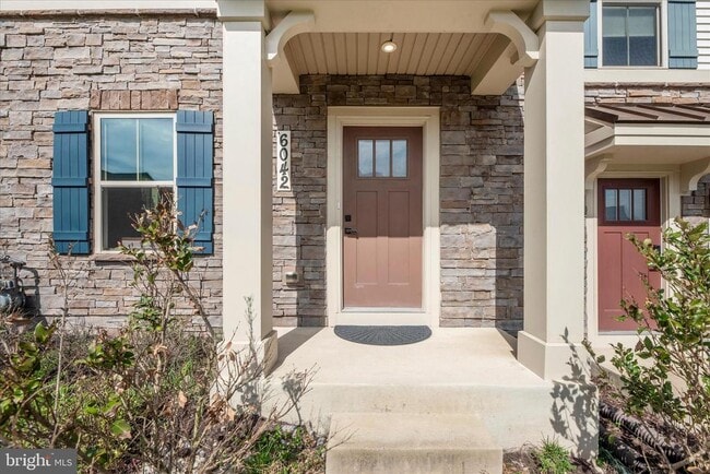 Building Photo - 6042 Fallfish Ct