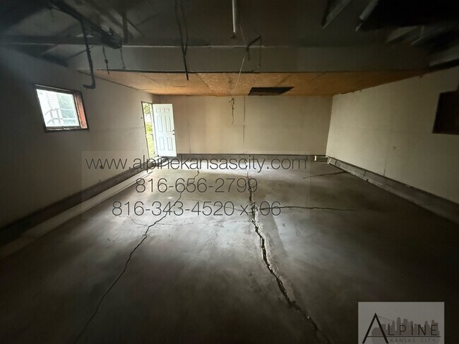 Building Photo - Northland Bungalow in Staley SD Available Now