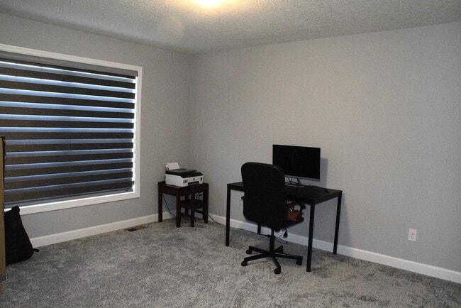 Building Photo - 1566 Edgebrook Ln