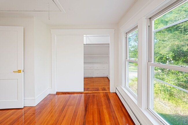 Building Photo - 4BR Home in Hopkinton MA | Rent or Rent-to-Own Option