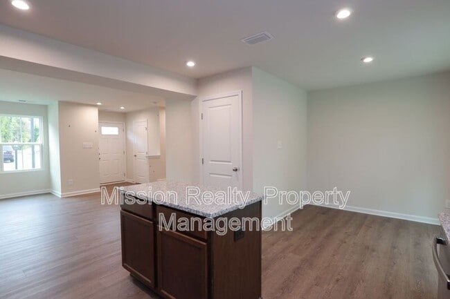 Building Photo - 1164 Canterbury Rdg Rd