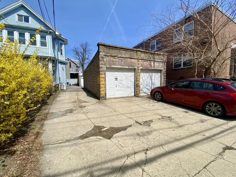 Building Photo - 87 Summer St