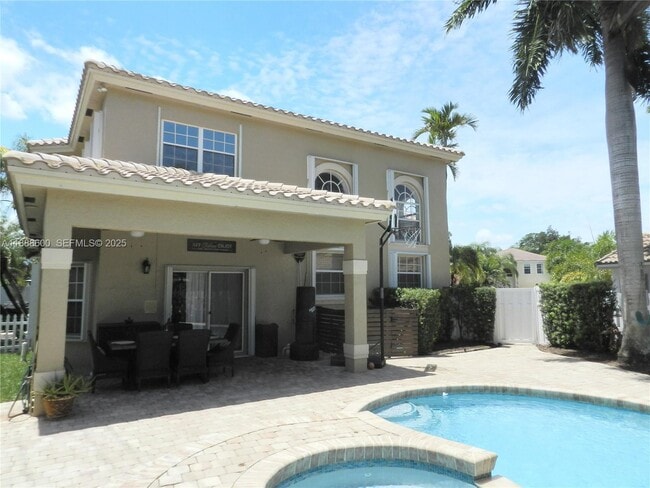 Building Photo - 210 La Costa Ct