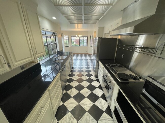 Building Photo - $4,575 - GORGEOUS 3 BEDROOM HOME IN BLACKHAWK