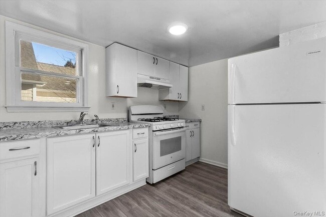 Building Photo - 36 Anderson Rd