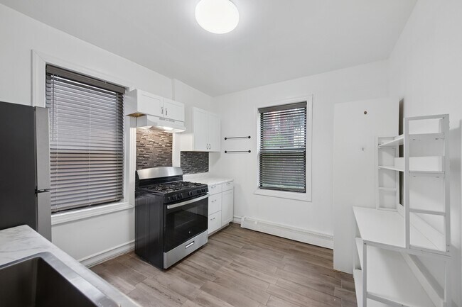 Building Photo - 122A Baldwin Ave