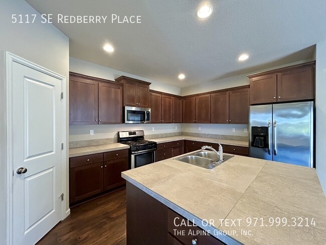 Building Photo - 5117 SE Redberry Pl