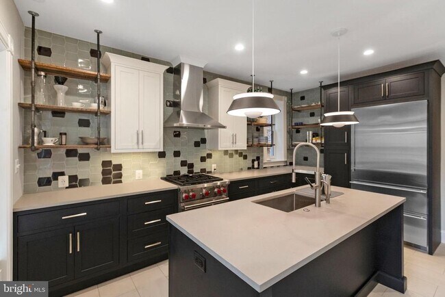 Building Photo - 216 N St NW