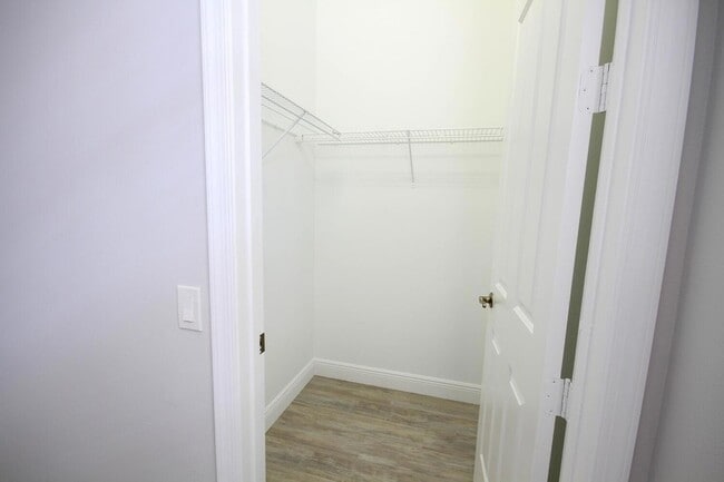 Building Photo - 9845 Cobblestone Creek Dr