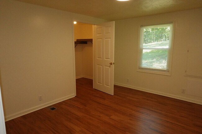 Building Photo - 1499 Merrimac Rd
