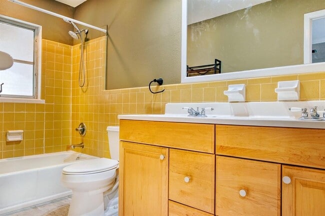 Building Photo - 1606 NW 22nd St