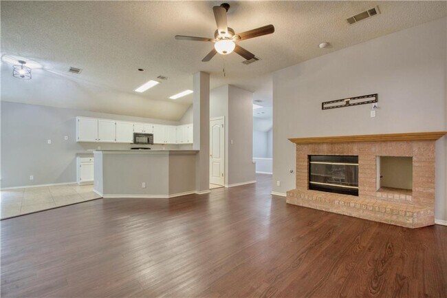 Building Photo - 306 Marigold Ln