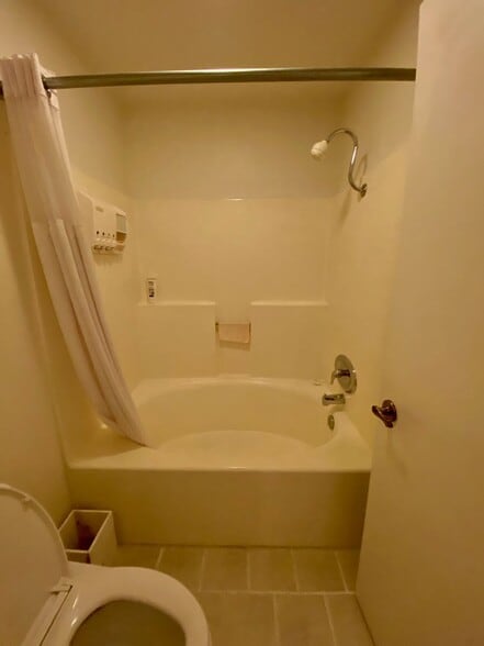 Building Photo - 124 Alicante Aisle