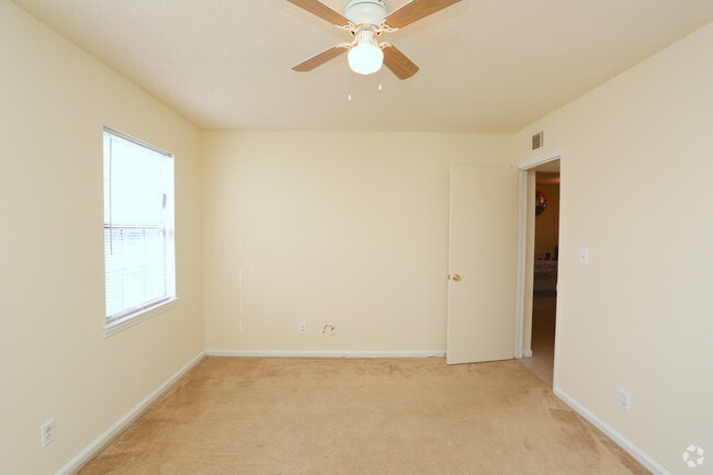 Interior Photo - Hidden Lakes