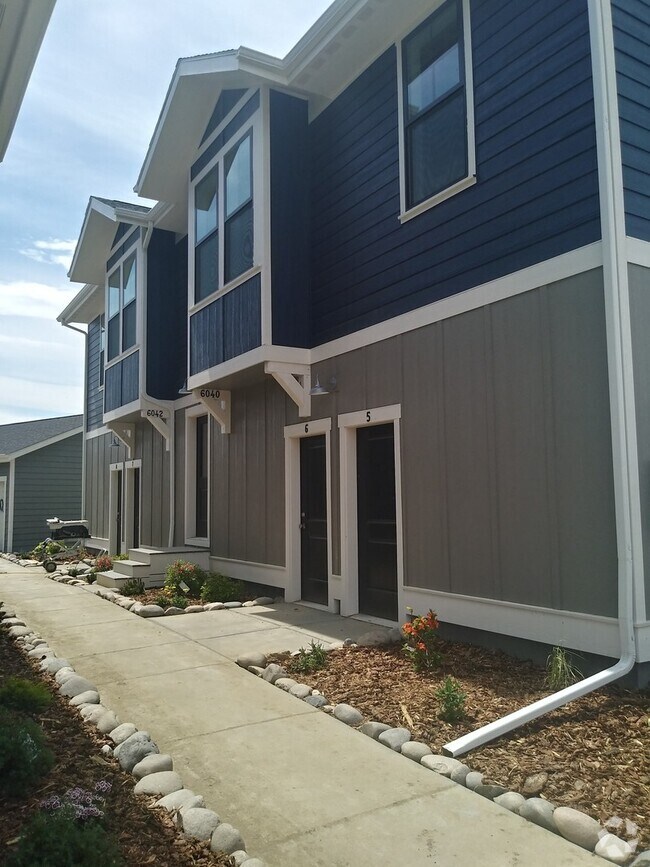 Building Photo - 6042 Farmstead Ave