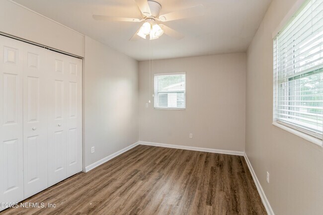 Building Photo - 2378 Lourdes Dr W