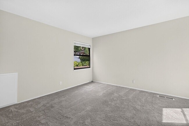 Building Photo - 1837 Lackland Dr