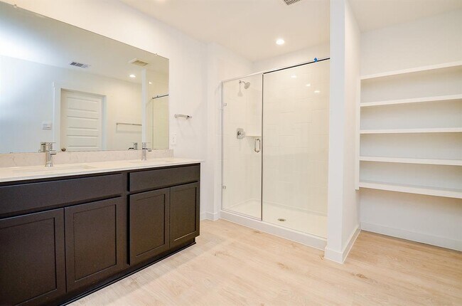 Building Photo - 1218 Isola Bella Dr