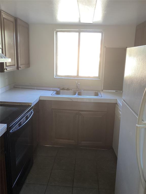 Building Photo - 2054 Bowen Dr