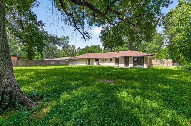 Building Photo - 18747 Woodridge Dr
