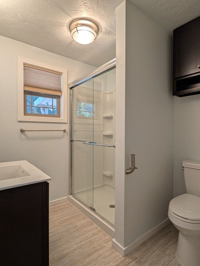 Building Photo - Nice 4-Bedroom, 2-Bath Home Located In Wes...