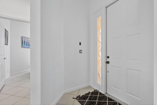 Building Photo - 7116 Cataluna Cir
