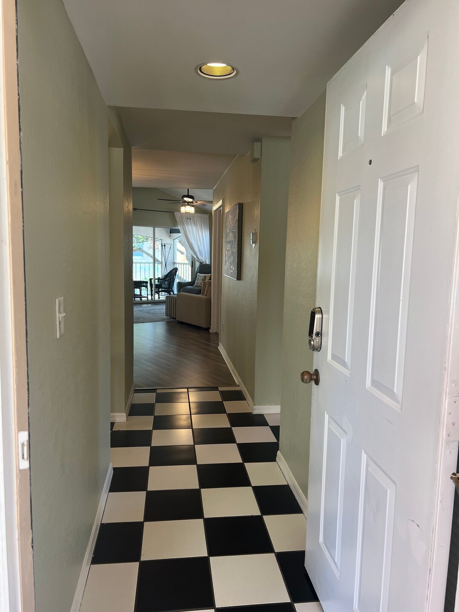 Entrance - 1096 Woodshire Ln